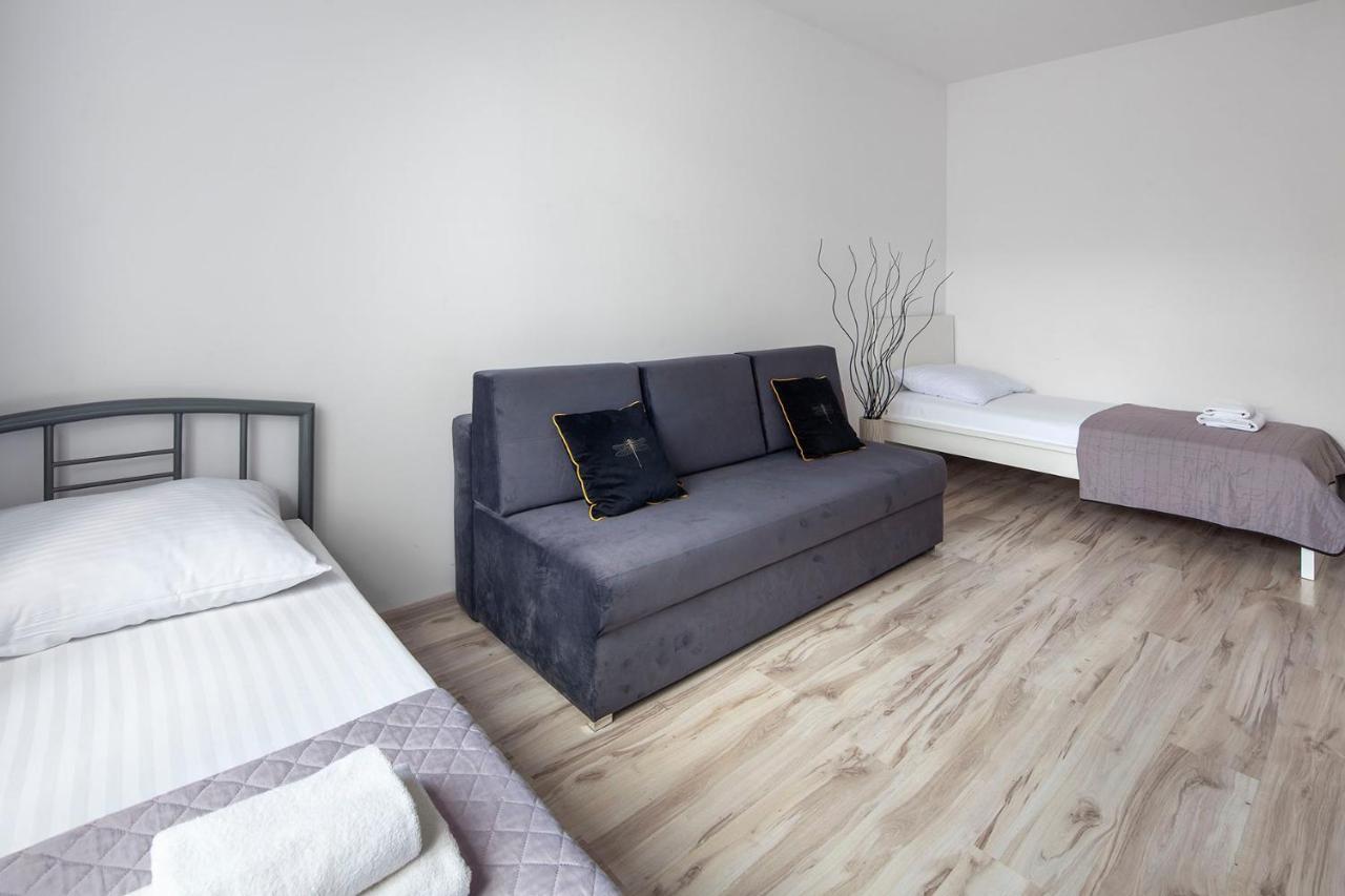 Sleepy3City Apartments 10 Lutego 23 กดิเนีย ภายนอก รูปภาพ