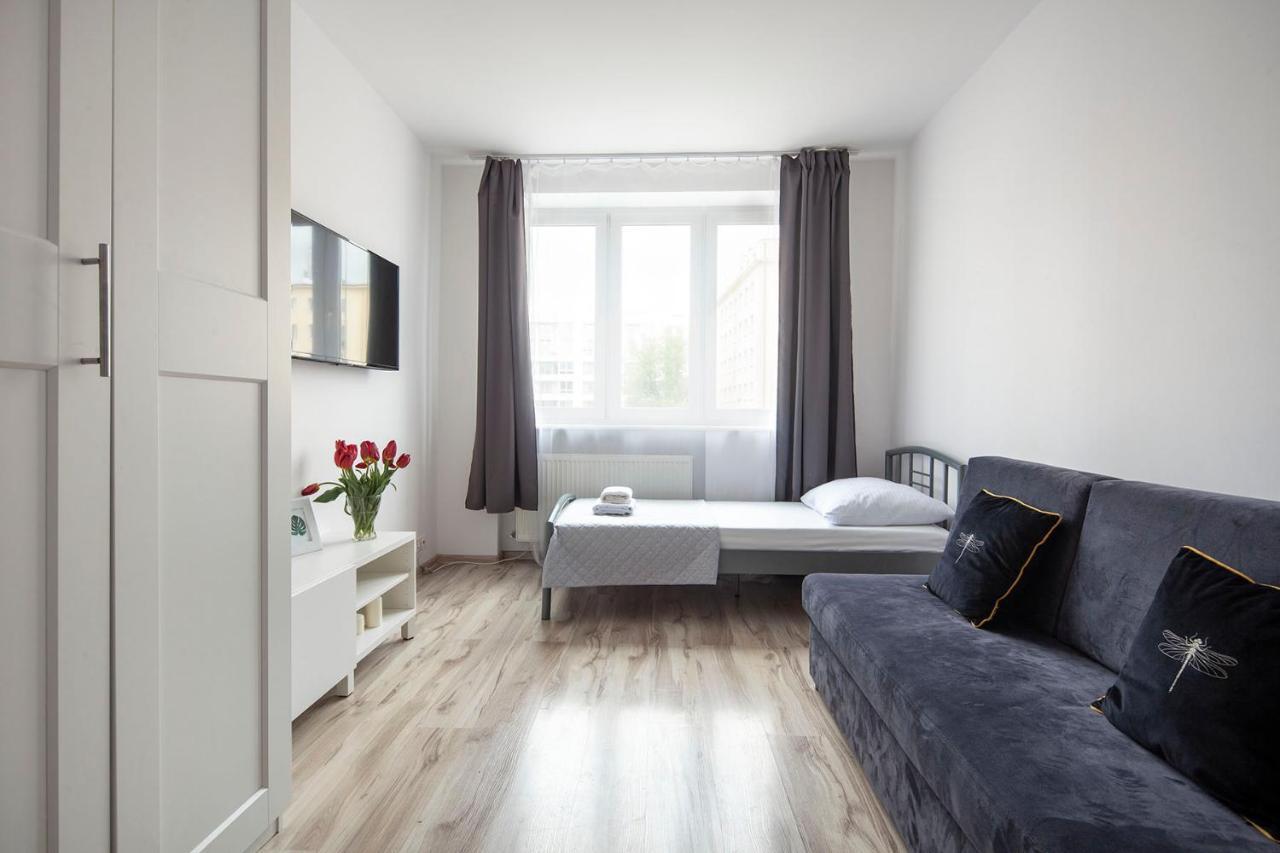 Sleepy3City Apartments 10 Lutego 23 กดิเนีย ภายนอก รูปภาพ