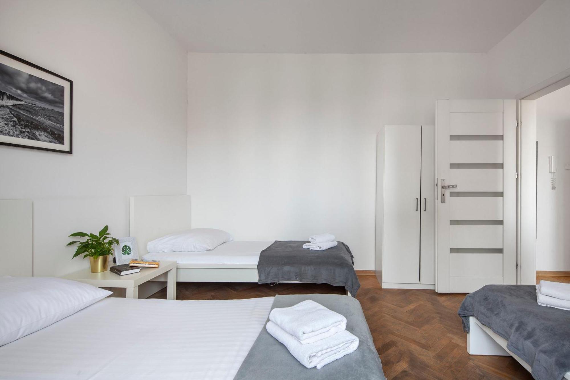 Sleepy3City Apartments 10 Lutego 23 กดิเนีย ภายนอก รูปภาพ